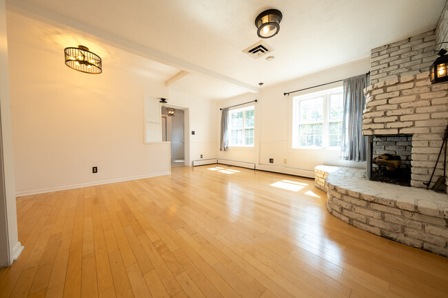 Foto del edificio - 3971 Wooddale Ave S