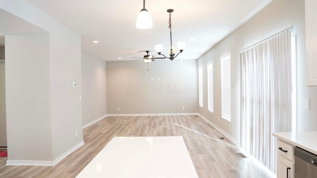 Foto del edificio - 1717 Longhill Dr