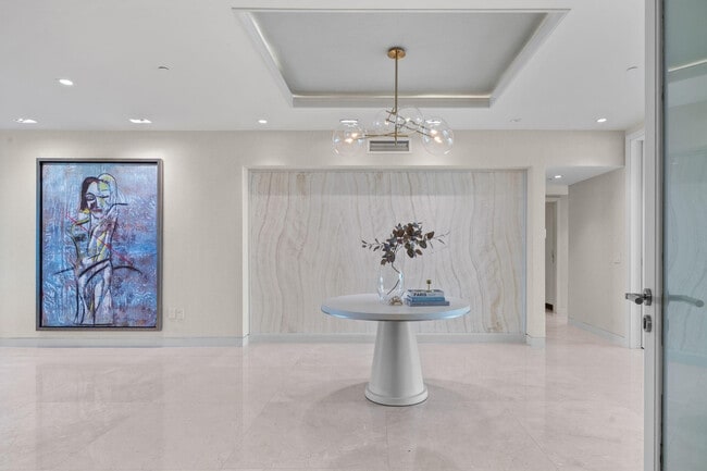 Building Photo - 101 S Fort Lauderdale Beach Blvd