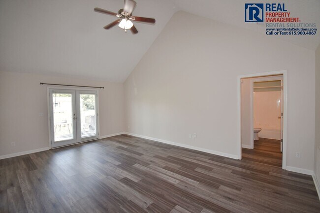 Building Photo - 7403 Greenway Dr