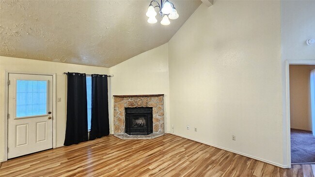 Building Photo - 8731 Croteau Dr