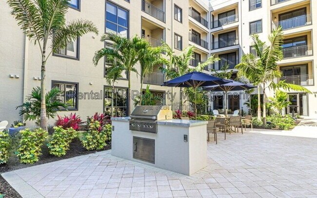 Building Photo - 414 Cape Coral Pkwy E