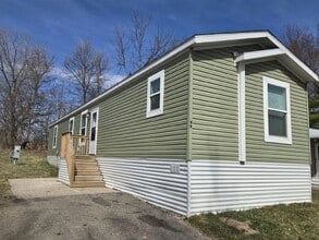 Building Photo - 94 Viking Terrace