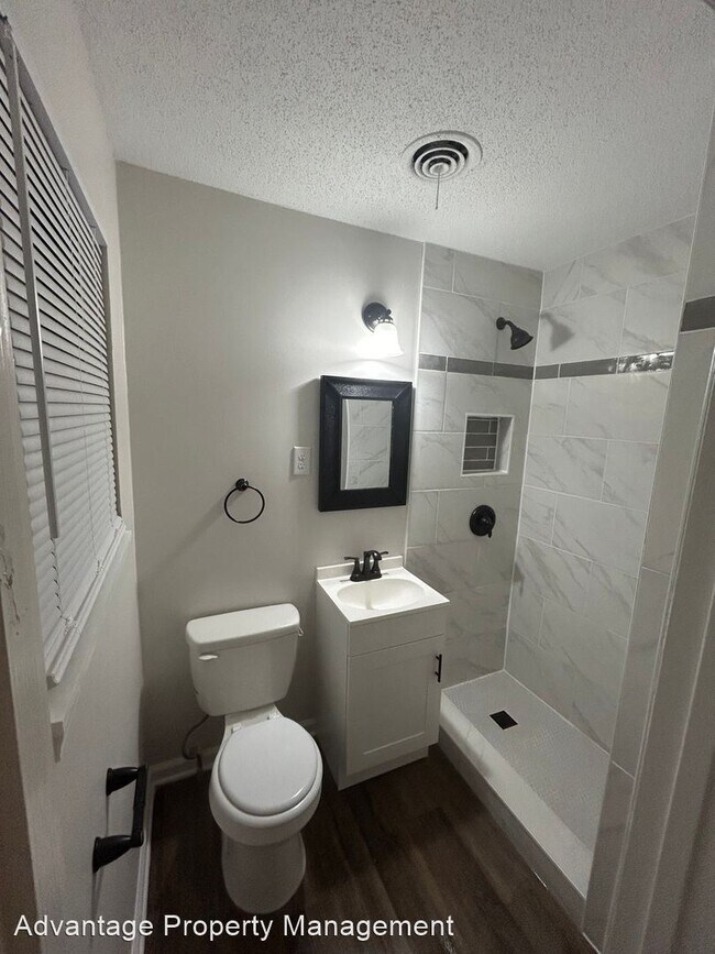 Building Photo - 4 br, 2 bath House - 3038 Boxdale St.