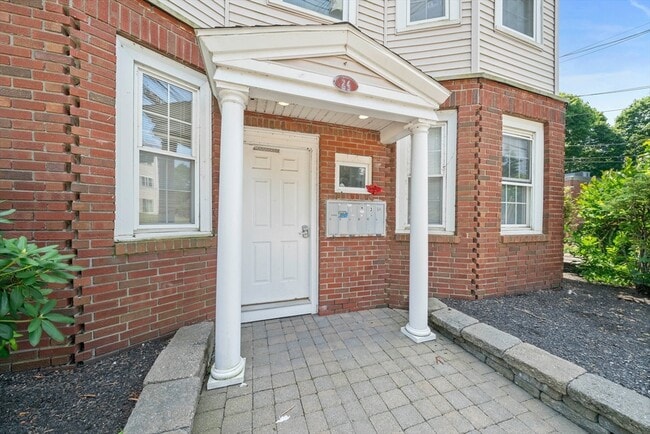 Foto del edificio - 26 Revere St