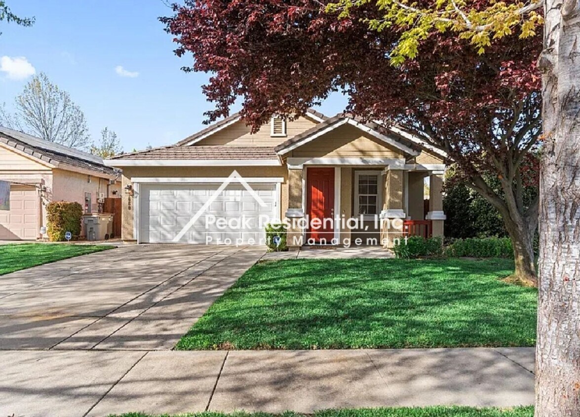 Foto principal - Nice 3bd/2ba West Sacramento Home with 2 C...