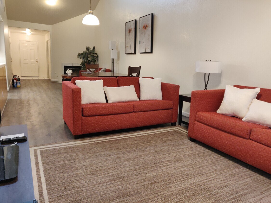 3195 N Whittier Ave, Clovis, CA 93611 Townhome Rentals in Clovis CA