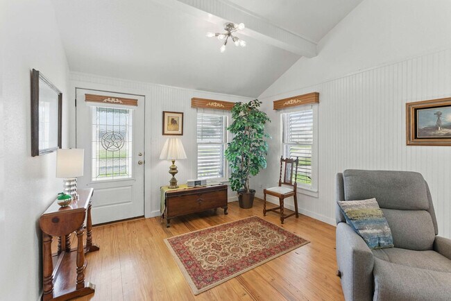 Foto del edificio - 175 Fredericksburg Rd