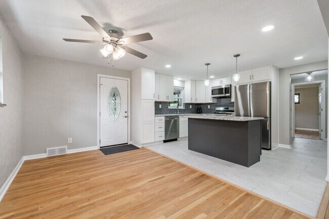 Building Photo - 4412 Greengrove Dr