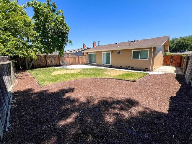 Building Photo - Newly Renovated Single-Family Livermore Home