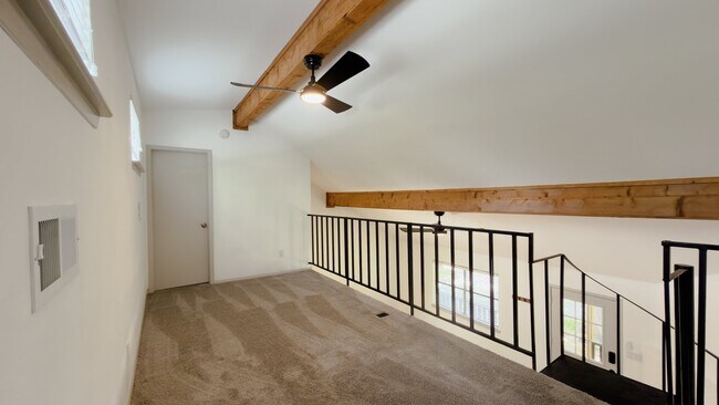 Foto del edificio - 7004 Oak Meadow Cir