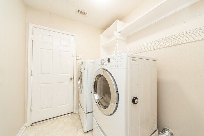 Foto del edificio - 3114 Glenwood Dr