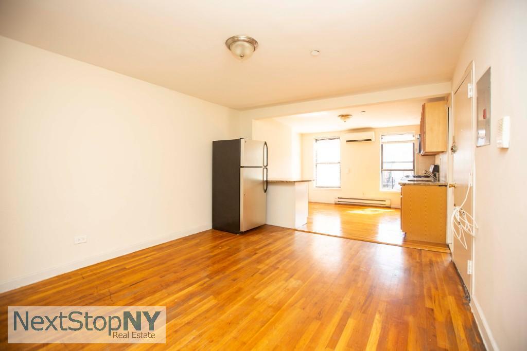 Foto principal - 420 East 120th Street