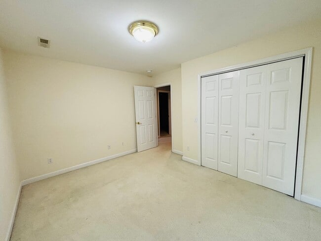 Building Photo - 1104 Caldwell Dr