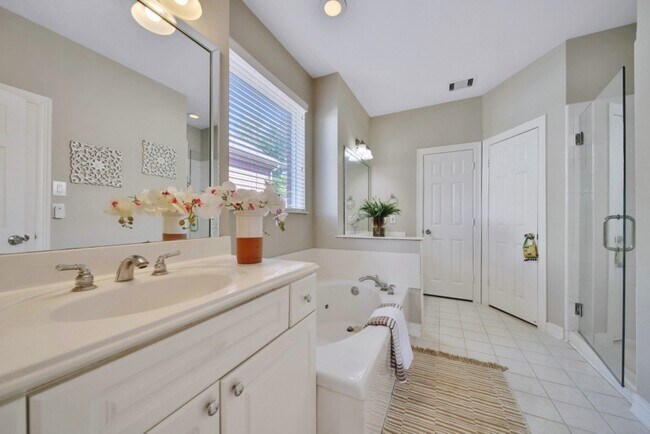 Foto del edificio - 3206 Summer Bay Dr