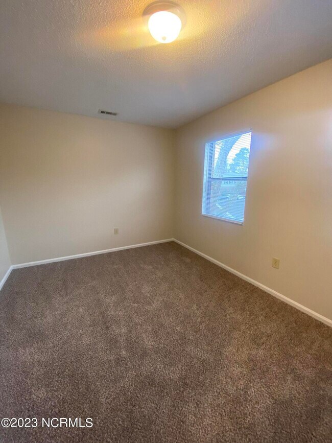 Building Photo - 124 Cordell Cir