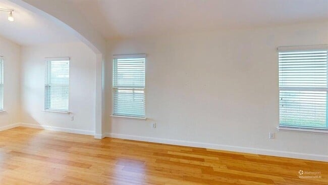 Building Photo - 112 Esparza Ct