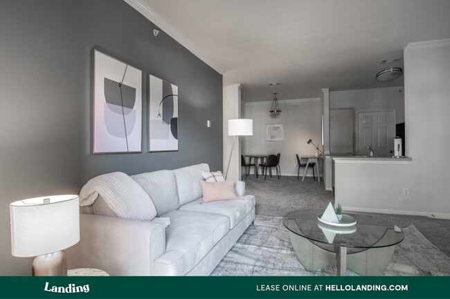 Building Photo - 2500 Aventura Dr