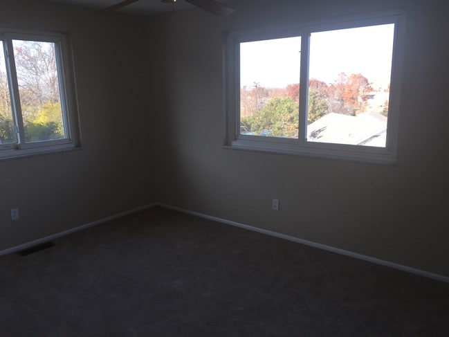 bedroom 2 - 10335 Forest Brook Ln