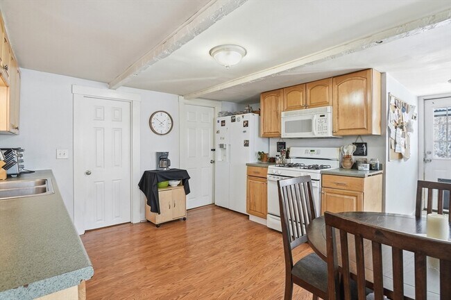 Building Photo - 10 Franklin St