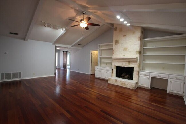 Building Photo - 311 Amberwood Cir