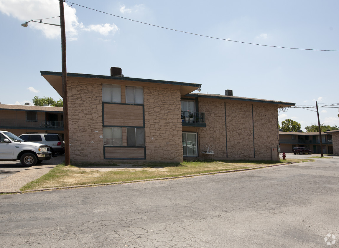 Building Photo - Capital Steps Apartments