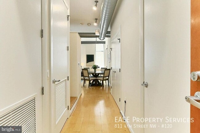 Building Photo - 811 4th St