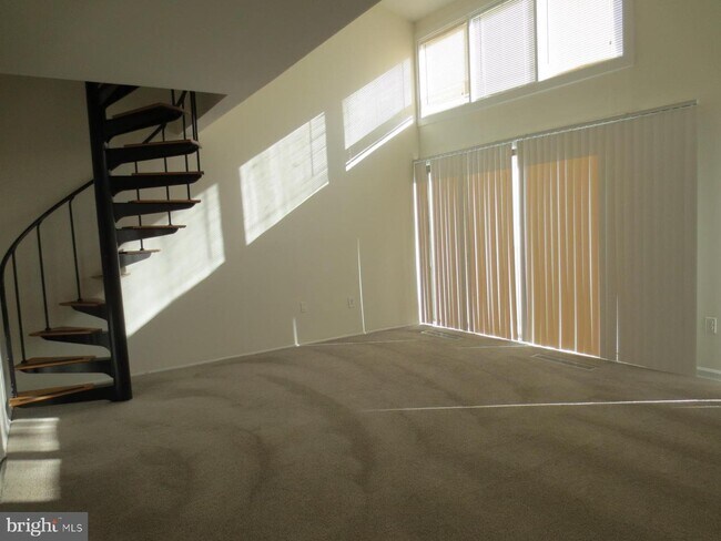 Building Photo - 5485 Harpers Farm Rd