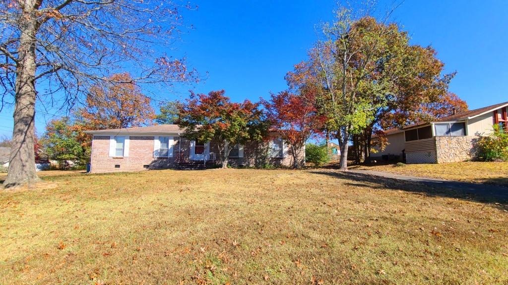 Primary Photo - 2318 Pinewood Dr