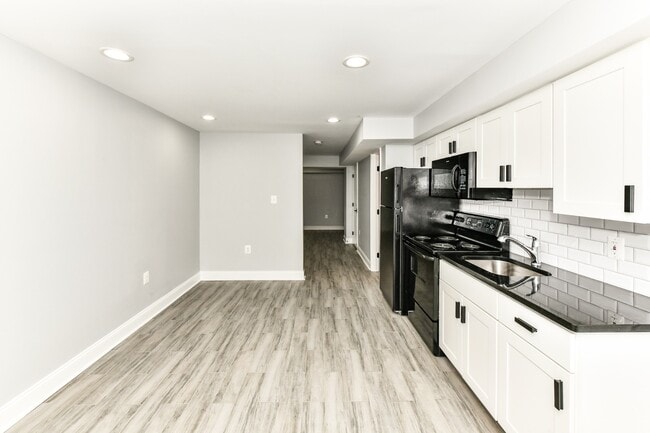 Building Photo - 5352 Chillum Pl NE
