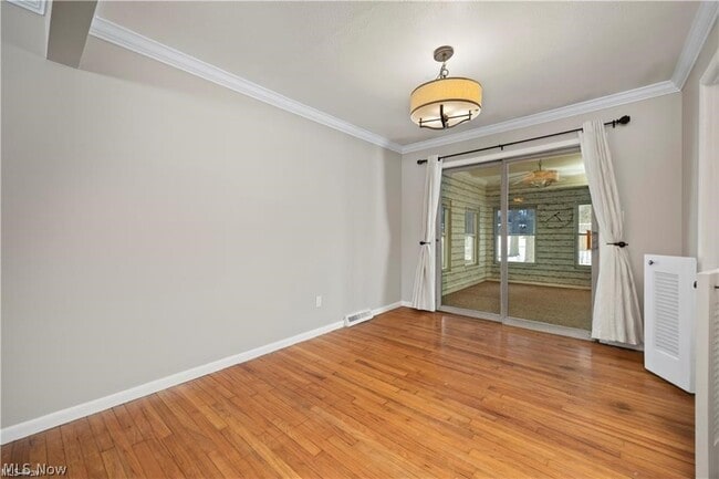Building Photo - 4960 W Park Dr