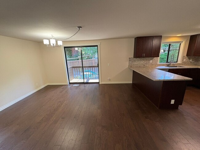 Foto del edificio - 4300 Bryce Dr