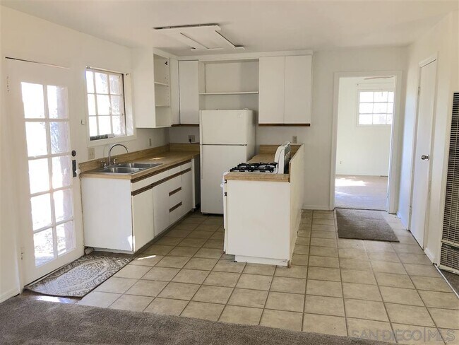 Foto del edificio - 29745 Lilac Rd