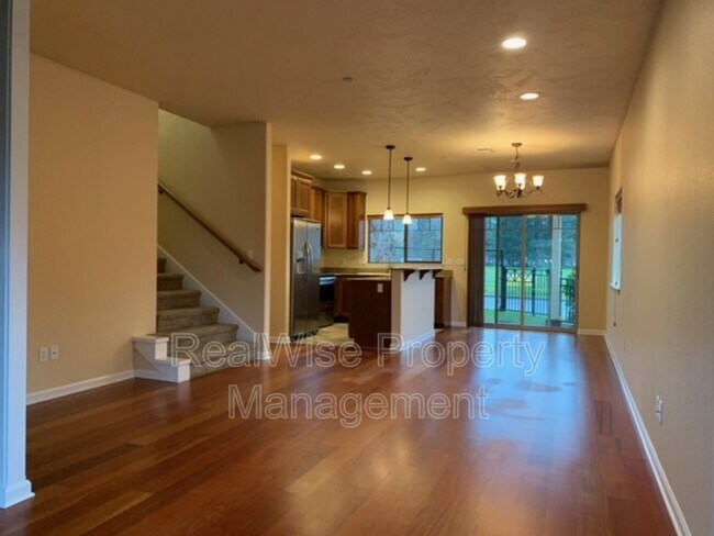 Building Photo - 1785 SE Hill Park Pl