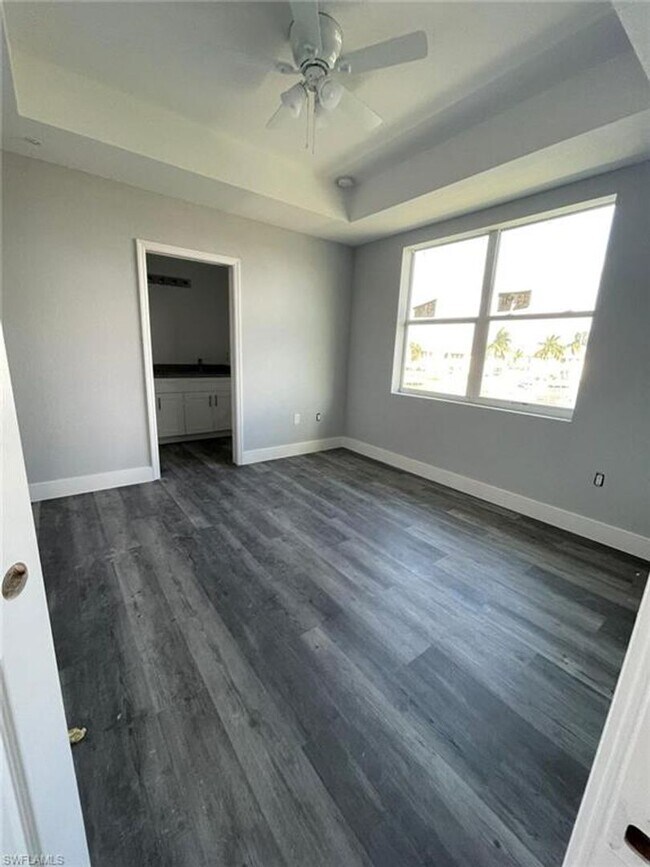 Foto del edificio - 275 SW 4th ST @220