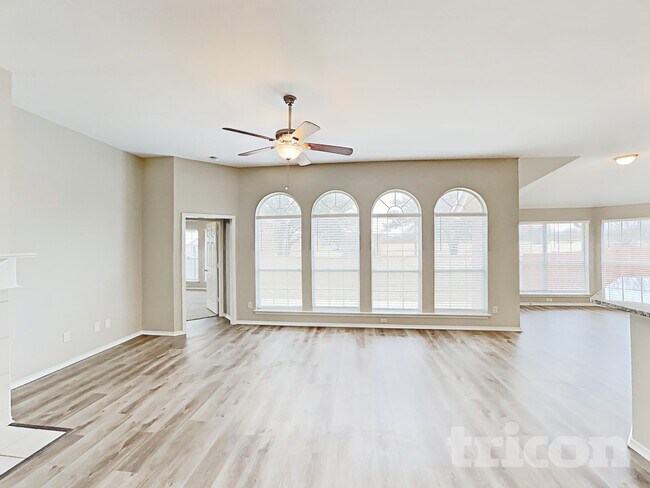 Building Photo - 1013 Kingsley Dr