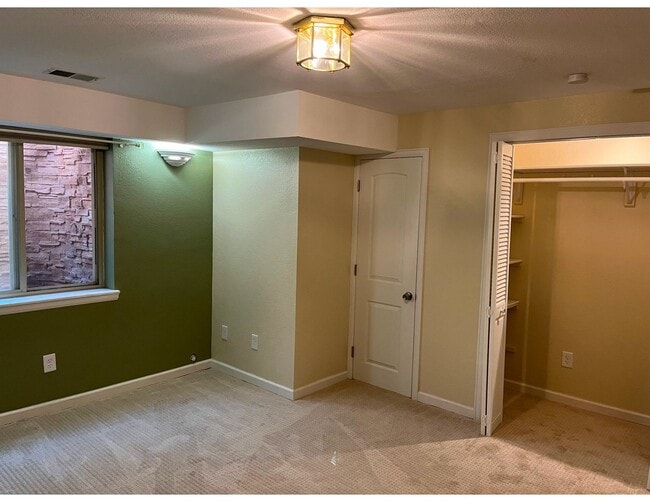 Building Photo - $300 Move in incentive! 4 BED/3 BATH CHARM...