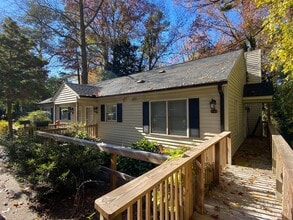 Building Photo - 2812 Wayland Dr