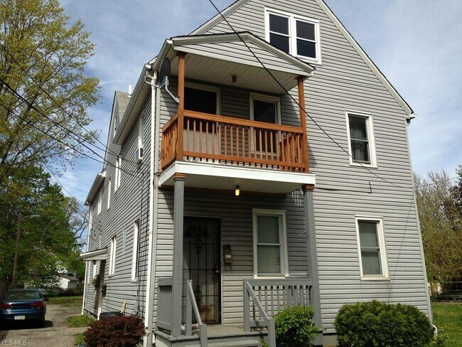 Foto del edificio - 3432 E 69th St