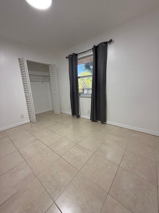 Foto del edificio - 3341 NW 47th Terrace