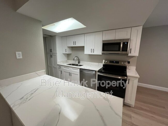 Foto del edificio - 3666 Aristotle Ave