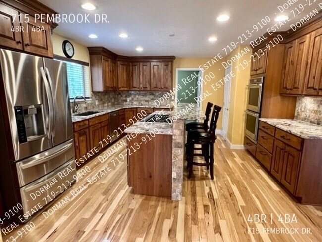Building Photo - 715 Pembrook Dr