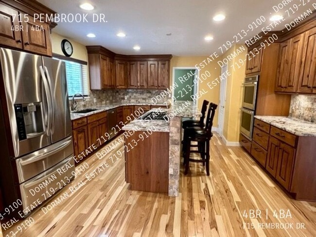 Photo - 715 Pembrook Dr House