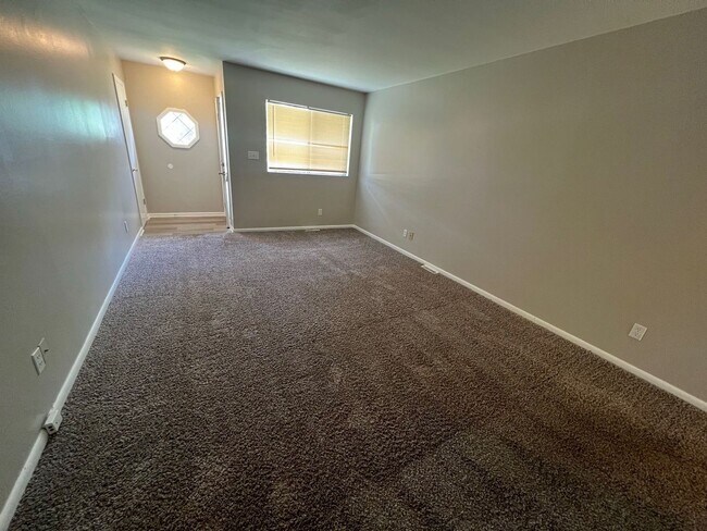 Foto del edificio - Coming Soon! Charming 2Bed/1Bath Duplex