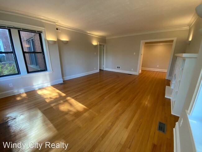 Building Photo - 2 br, 1 bath Apartment - 6917 N Rockwell St