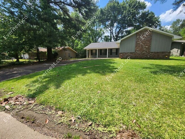 Building Photo - 1563 Dorgan St