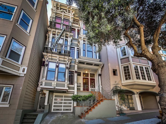 Building Photo - bedroom in San Francisco CA 94109