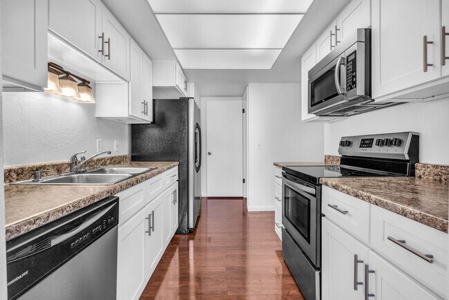 Foto del edificio - 955 E Essex Court Way