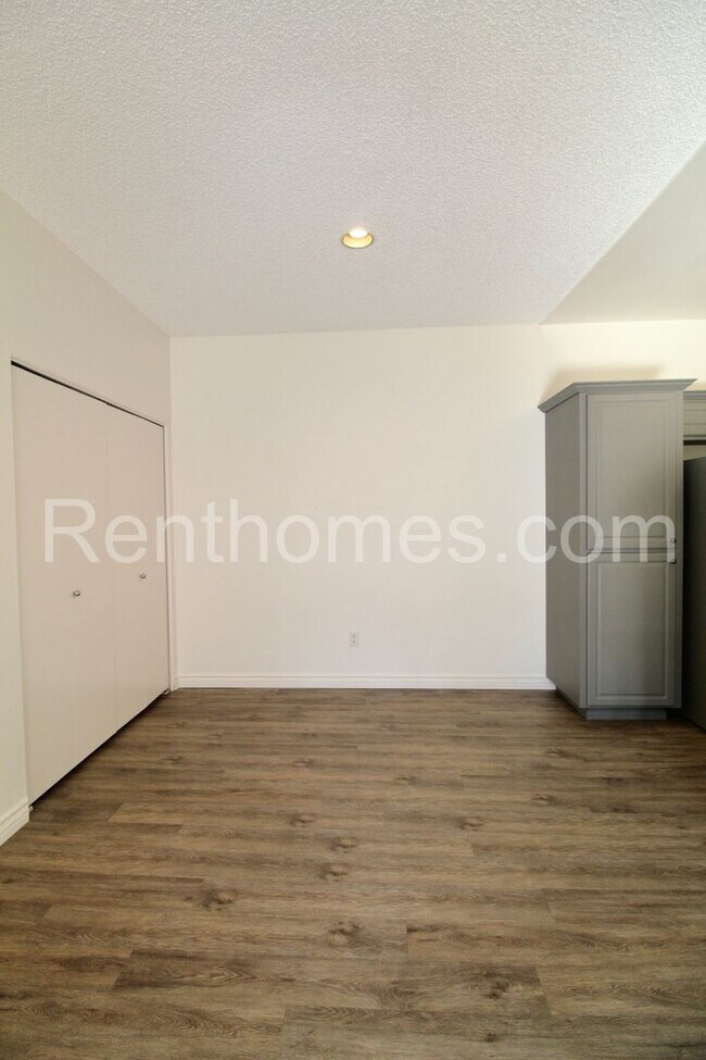 Foto del edificio - Rancho Bernardo, 17161 Alva Rd #111- Cozy Unit in Resort-like Complex