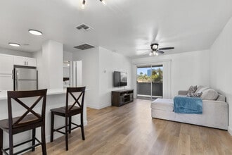 Building Photo - 302 E Monte Vista Rd